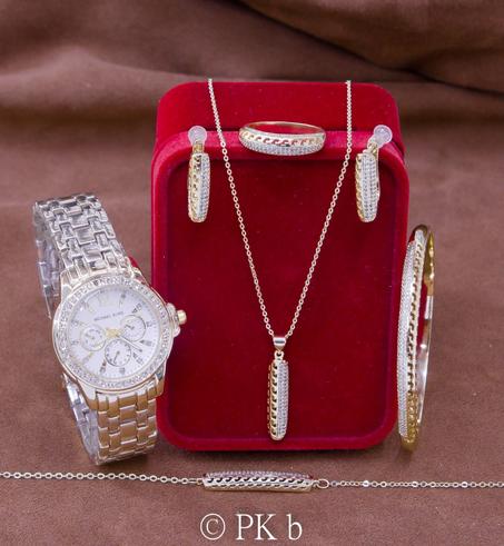 Packs Bijoux de 5 Pièces Et Montre collections 2020 M6