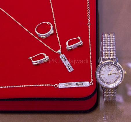 Packs Bijoux de 4 Pièces luxueux Et Montre collections 2020