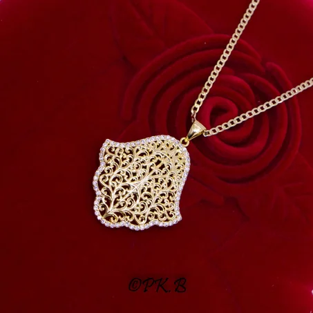 Collier Pendentif Trés Chic Motif KHMISSA