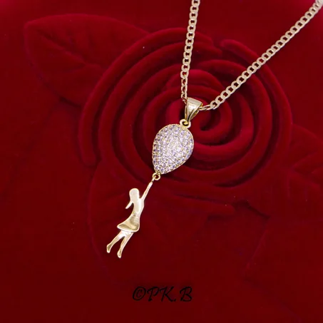 Collier Pendentif Plaqué Or Motif Jeune Belle Fille