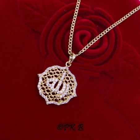 Collier Pendentif Trés Chic Motif ALLAH