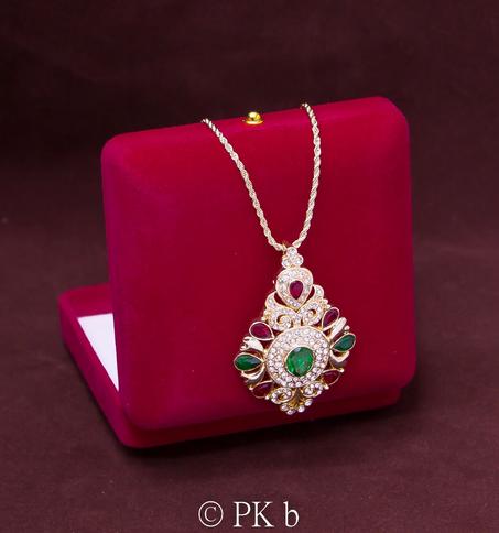 Collier Bijoux Plaqué Or Avec Diamant vert