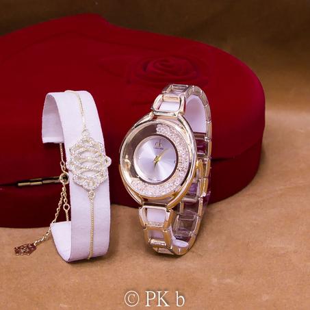 Montre analogique dorée Minimaliste et Fine - pour Femme