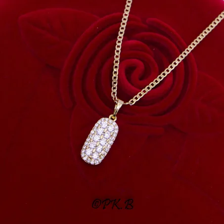 Collier Pendentif Trés Chic a ventre