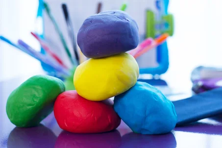 Pâte à modeler-العجين