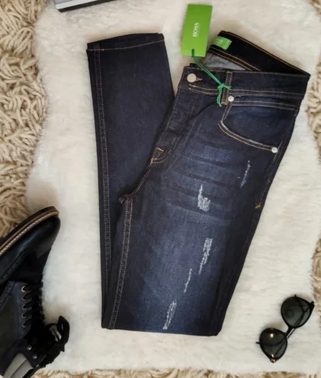 Bleu jean simple avec motif