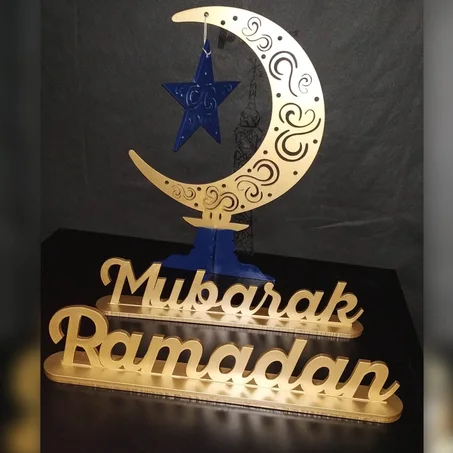 Décoration ramadanique lune + ramadan Mubarak en bois
