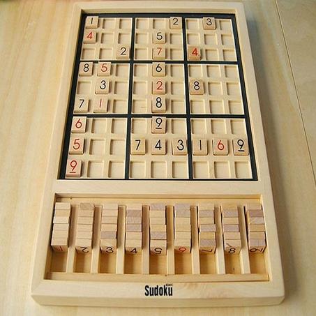 لعبة sudoku من الخشب
