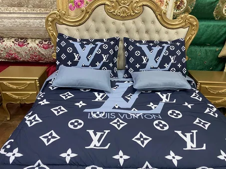 Couvre lit Louis Vuitton