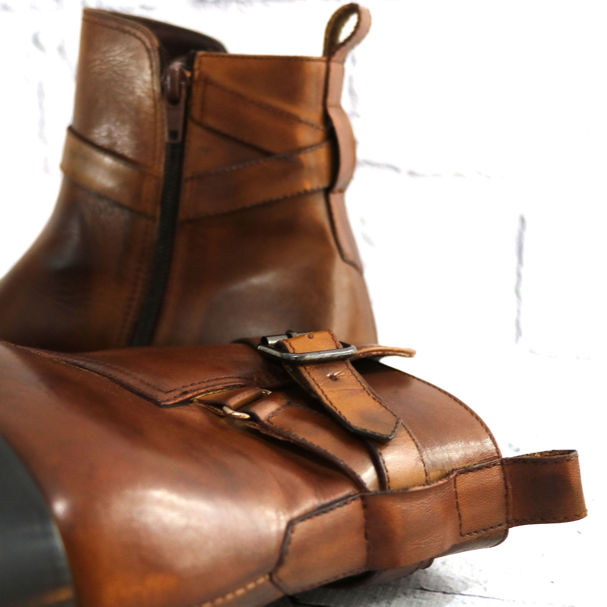 BOTTINE CUIR IINTERIEURE ET EXTERIEURE SEMELLE CUIR