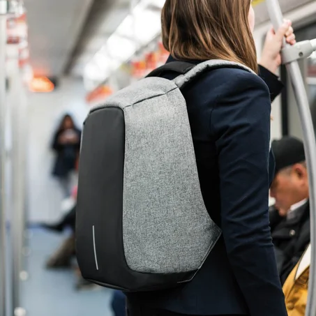 حقيبة ضهر مضادة للسرقة والمطر مع منفد شحن (USB)