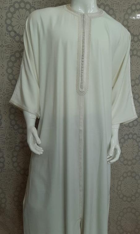 قندورة مغربية باليد