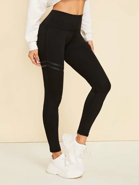 Legging avec pièces rayés