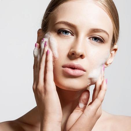 NETTOYANTS / DÉMAQUILLANTS