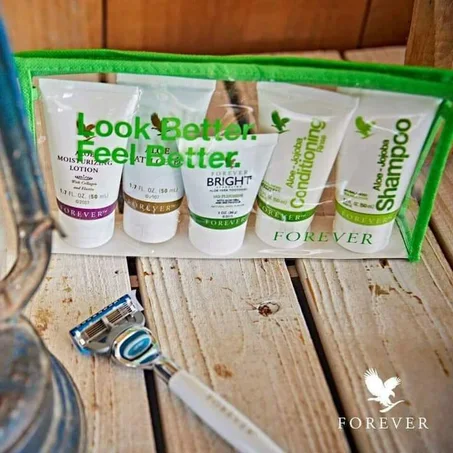 Kit Voyage Forever - حقيبة السفر للمنتجات الشخصية