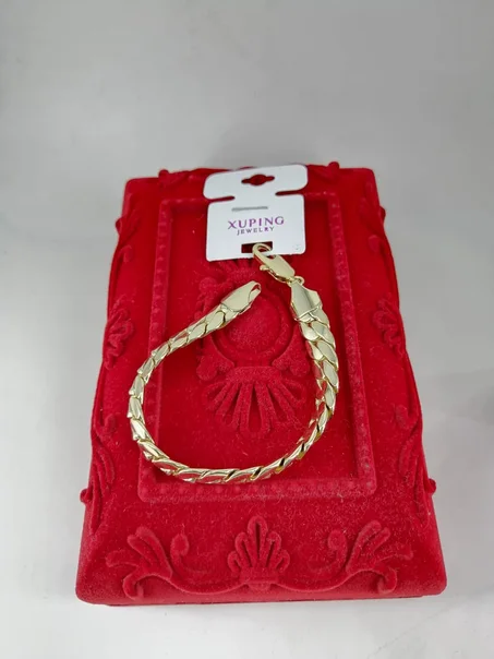 كورميت ذهبي اللون انيق وجميل و يناسب كل الفئات العمرية