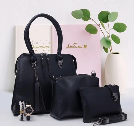 Sac à main bandoulière 4 pieces Confectionné en cuir