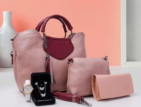 Sac à main bandoulière 5 pieces Confectionné en cuir