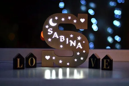 أضئ غرفتك باسمك