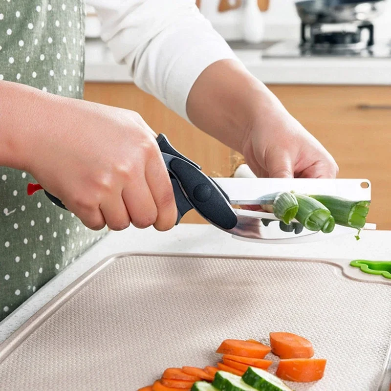 Clever Cutter Kitchen Scissors with Cutting Board