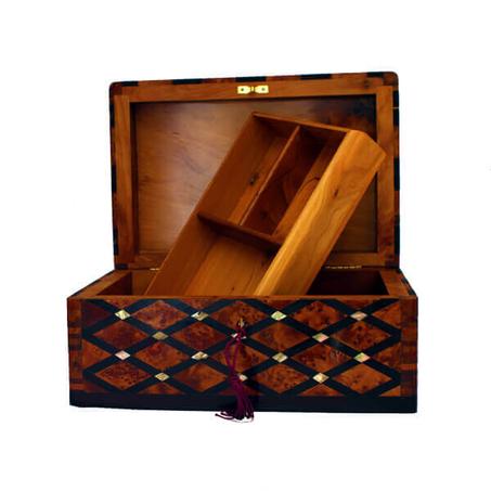 Moroccan Jewelry BOX, Dark Marquetry  in Thuya Wood and Mother of Pearls