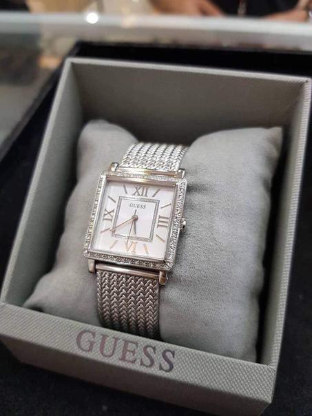 Montre Guess W0826L1 - Montre Cristal Acier Femme