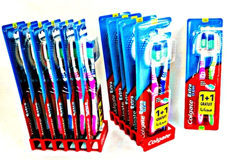 فرشاة الأسنان كولجيت