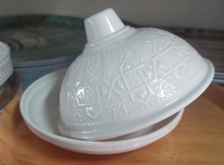 طاجين  طبق سيراميك مع غطاء