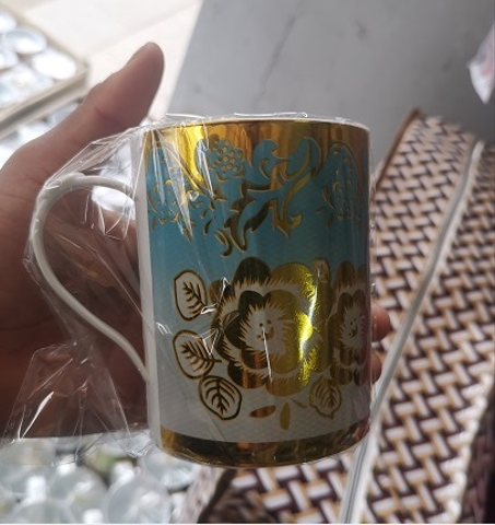 كأس من الورق المقوى البلاستيك